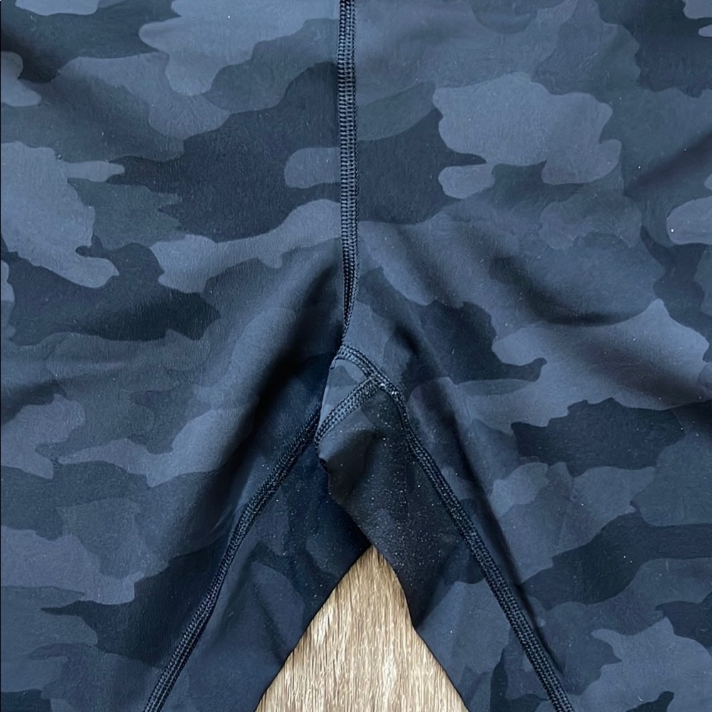 Lululemon Black/Camo High-Waisted Cropped Leggings - Picture 4 of 5
